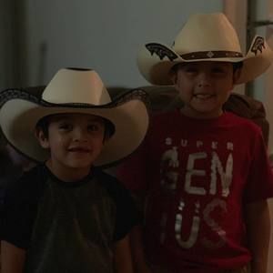 Meet your Posher, Yunior